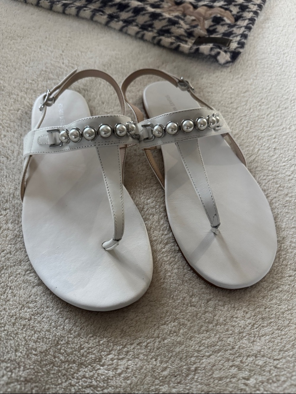 Stuart Weitzman Perla T-Strap Sandal. White. Size 9.